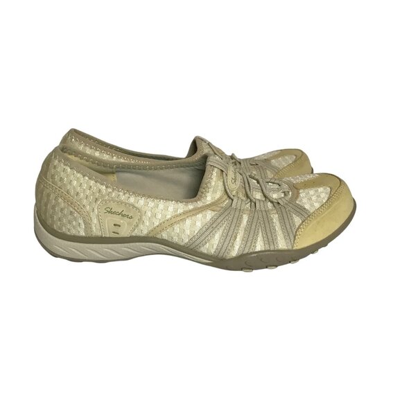 Sketchers Relaxed Fit Memory Foam Women’s Beige Slip-On Shoes Sz 8/38 NWT - Picture 1 of 10